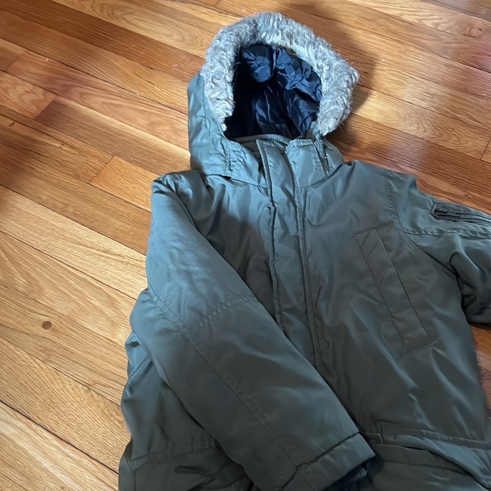 H&M military / olive green winter coat with detachable hood. Size 5-6Y - Picture 2 of 11